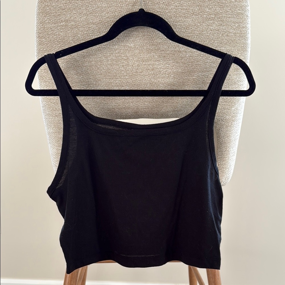 Colsie Black Women's Tank Top